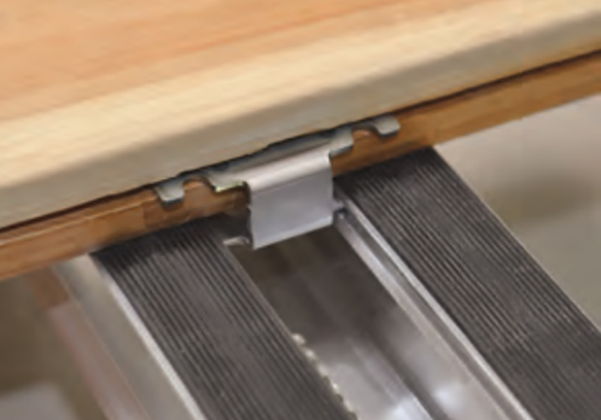 WPC- / Holzdielen auf Aluträgerschienen; auf Stelzlager; Clip;